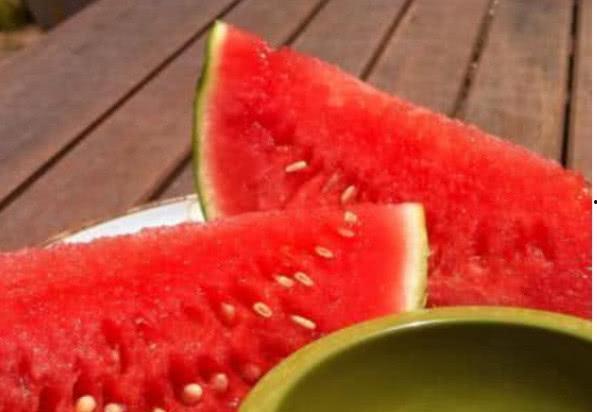 小撒瓜吃西瓜视频大全集