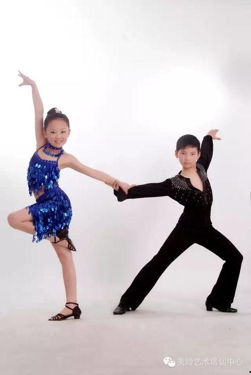 艺兴吃瓜拉丁舞视频大全