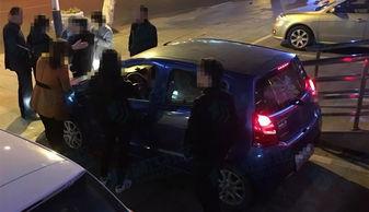 撞车视频路人吃瓜,吃瓜群众现场直播