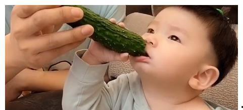 一岁娃可以吃梨瓜吗视频